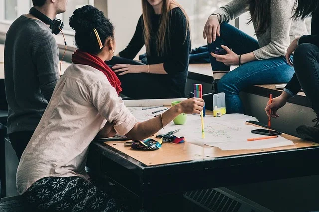 Offline marketing zoals netwerkbijeenkomsten zijn effectief om je bedrijf en je merk te laten groeien